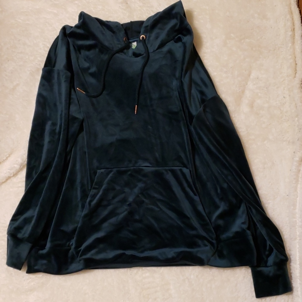 Green Tea velvet hooded pullover